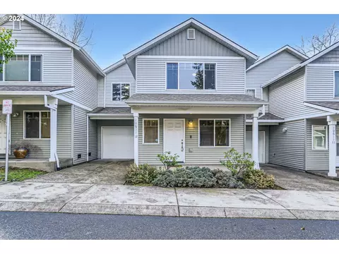 10611 NE Fremont St #12, Portland, OR 97220