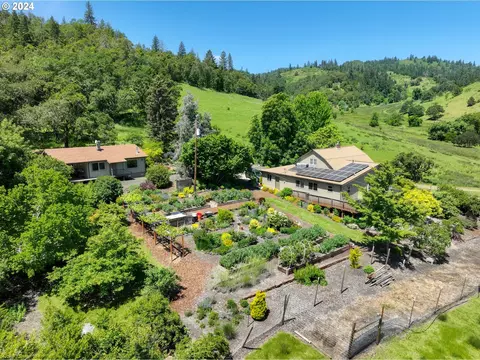 1262 Kester Rd, Roseburg, OR 97470