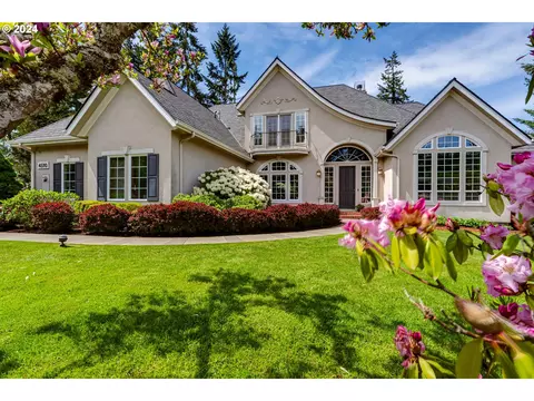 4510 S Shasta Loop, Eugene, OR 97405
