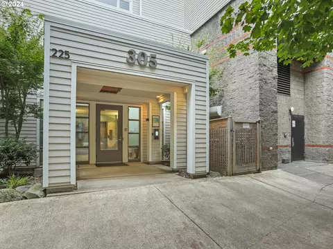 305 S Montgomery St #F502, Portland, OR 97201