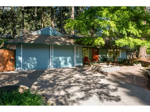 18585 Kristi Way, Lake Oswego, OR 97035