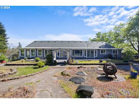18787 SE Sunnyside Rd, Damascus, OR 97089