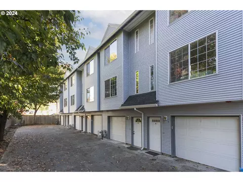 3034 SE 90th Pl #B, Portland, OR 97266