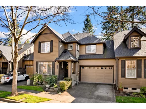946 NE 73rd Ave, Hillsboro, OR 97124