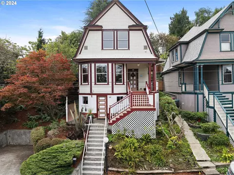 721 Exchange St, Astoria, OR 97103