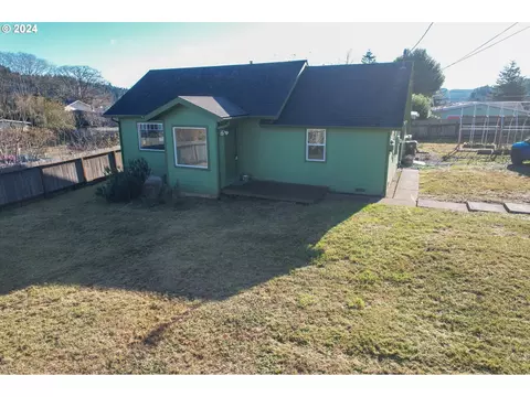 1345 California Ave, Coos Bay, OR 97420