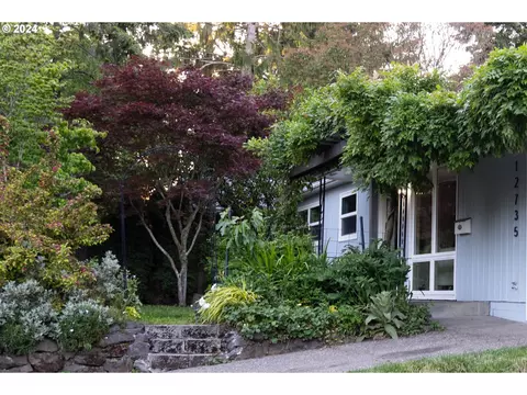 12735 SW Edgewood St, Portland, OR 97225