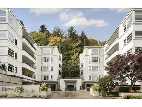 2445 NW Westover Rd #204, Portland, OR 97210