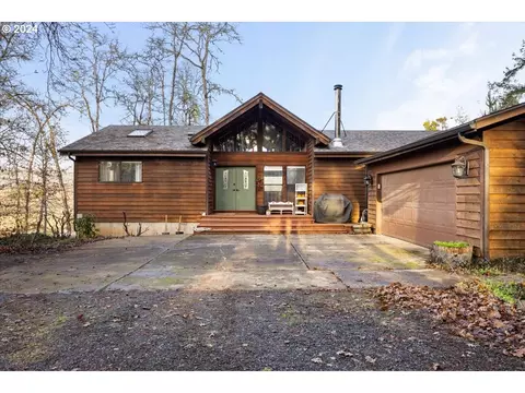 310 Trask Ct, Roseburg, OR 97470