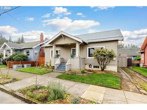 1004 6th St, Oregon City, OR 97045