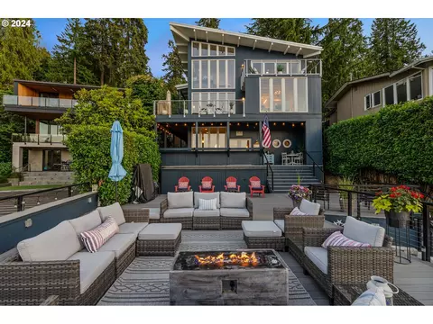 1551 Lake Front Rd, Lake Oswego, OR 97034