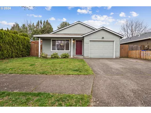 2402 NW Stanley Ave, Gresham, OR 97030