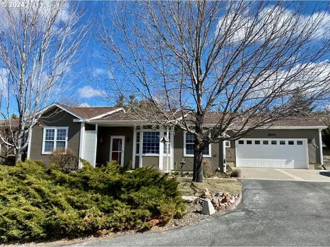 425 Washington Ave, Baker City, OR 97814