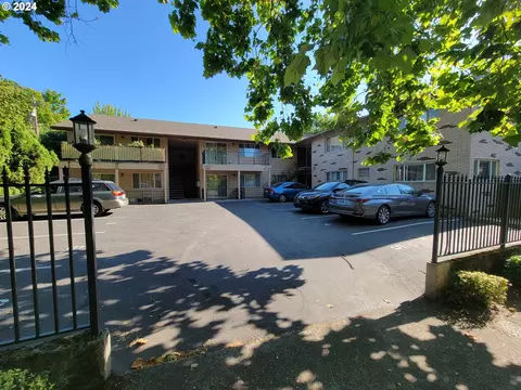 2022 NE Clackamas St, Portland, OR 97232
