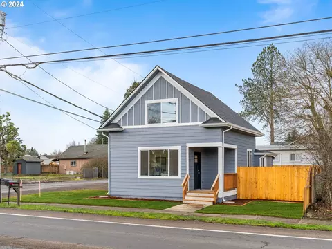 212 S Trade St, Amity, OR 97101