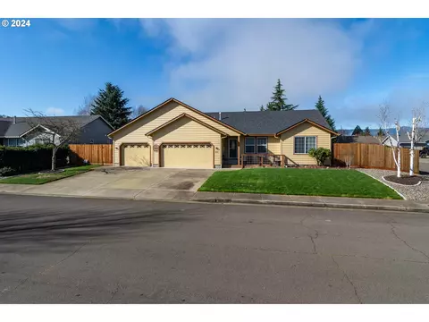 301 Greystone St, Sutherlin, OR 97479