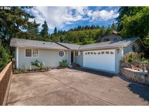 360 S 22nd St, Cottage Grove, OR 97424