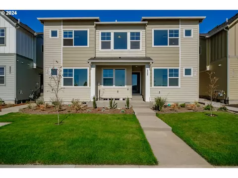 8063 SE Kinnaman St, Hillsboro, OR 97123