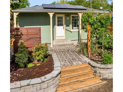 8117 SE 8th Ave, Portland, OR 97202
