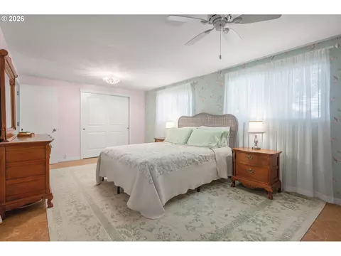Bedroom - 3425 Stark St, Eugene, OR 97404 photo 4 of 8