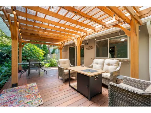 Exterior - 3425 Stark St, Eugene, OR 97404 photo 9 of 15