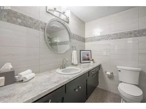 Bath - 3425 Stark St, Eugene, OR 97404 photo 1 of 3