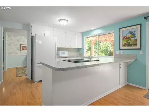 Kitchen - 3425 Stark St, Eugene, OR 97404 photo 2 of 5