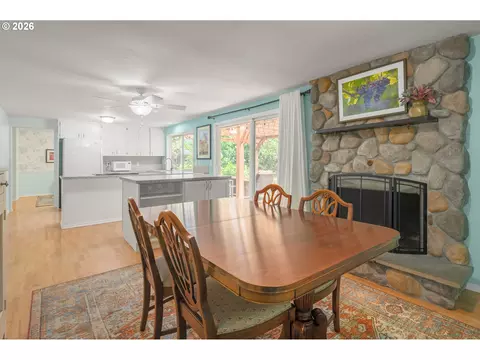 Dining - 3425 Stark St, Eugene, OR 97404 photo 3 of 5