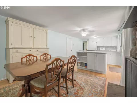 Dining - 3425 Stark St, Eugene, OR 97404 photo 4 of 5