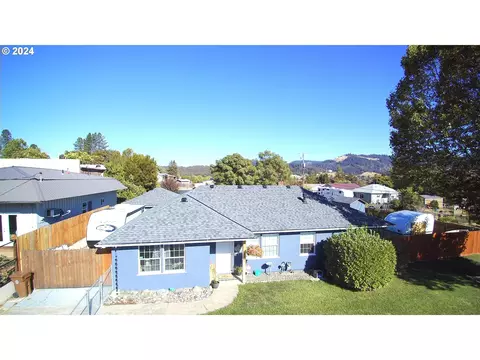 515 NE Spruce Ave, Myrtle Creek, OR 97457