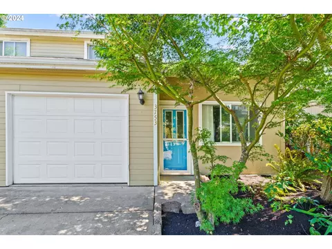 3753 Westleigh St, Eugene, OR 97405