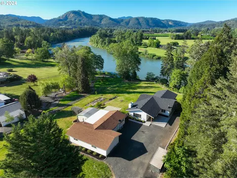 3993 Melqua Rd, Roseburg, OR 97471