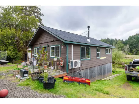 93302 Upper Loop Rd, Coos Bay, OR 97420