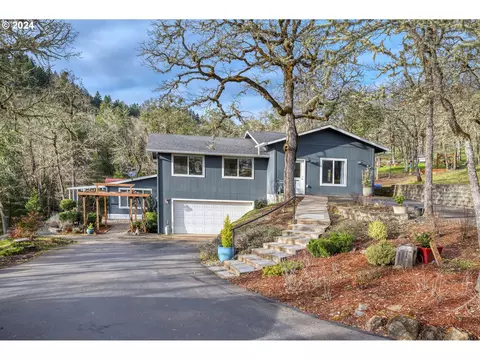 1940 Elgarose Rd, Roseburg, OR 97471
