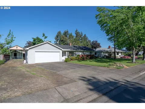 944 Filbert Ln, Springfield, OR 97478
