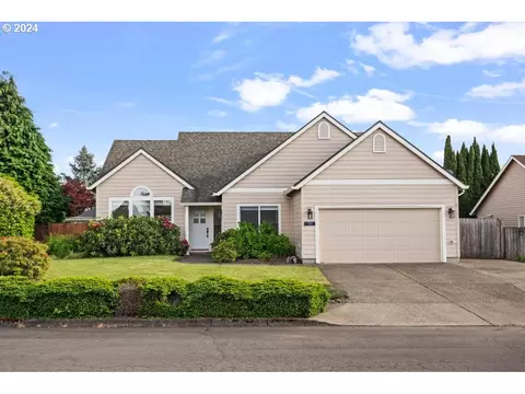 581 SE 9th Ave, Canby, OR 97013