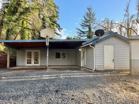 38519 Jasper Lowell Rd, Fall Creek, OR 97438