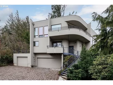 4 Garibaldi St, Lake Oswego, OR 97035