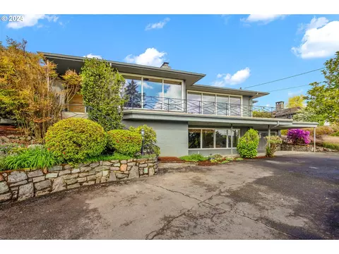 8205 SW 2nd Ave, Portland, OR 97219