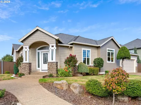 11972 Hazel Park Dr, Oregon City, OR 97045