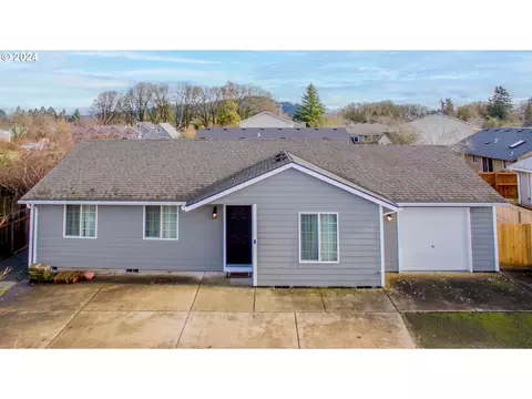 1009 Antioch St, Lebanon, OR 97355