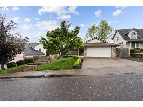 1632 Berndt Hill Dr S, Salem, OR 97302
