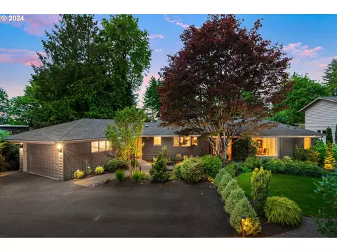 16700 Gary Ln, Lake Oswego, OR 97034