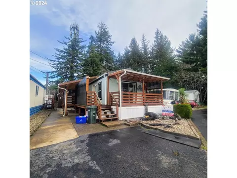 3215 Pacific Loop, Coos Bay, OR 97420