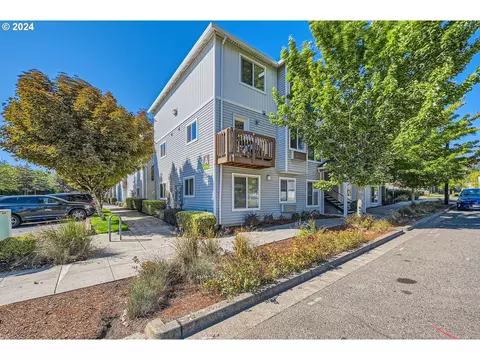 217 NE 146th Ave #3, Portland, OR 97230