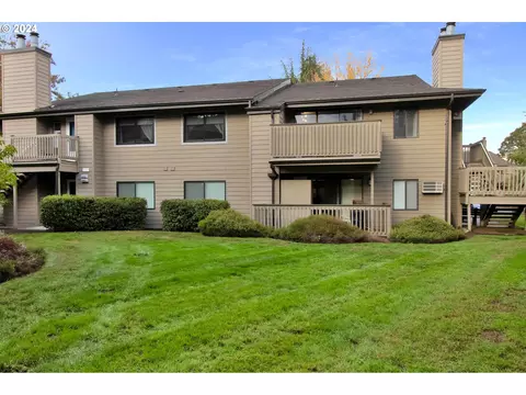 1953 Lake Isle Dr, Eugene, OR 97401