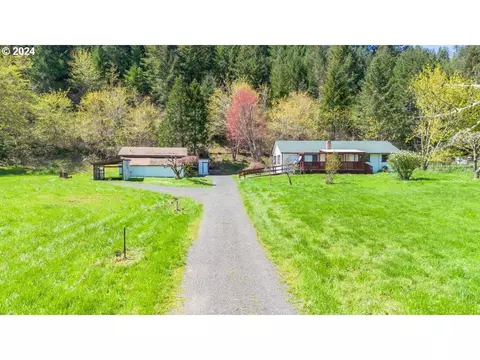 6151 Willis Creek Rd, Winston, OR 97496