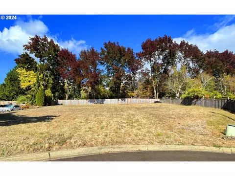 789 NW Allen Ct, Mcminnville, OR 97128