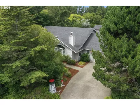 87764 Saltaire St, Florence, OR 97439