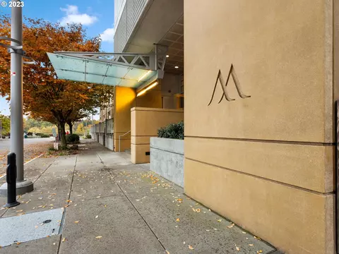 836 S Curry St #1004, Portland, OR 97239